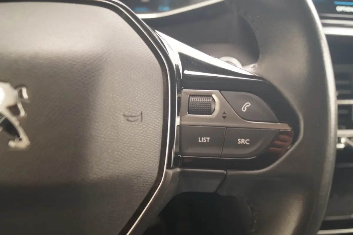 1.2 PureTech Allure -NAVI-ECC-CAM-TREKHAAK-PDC-