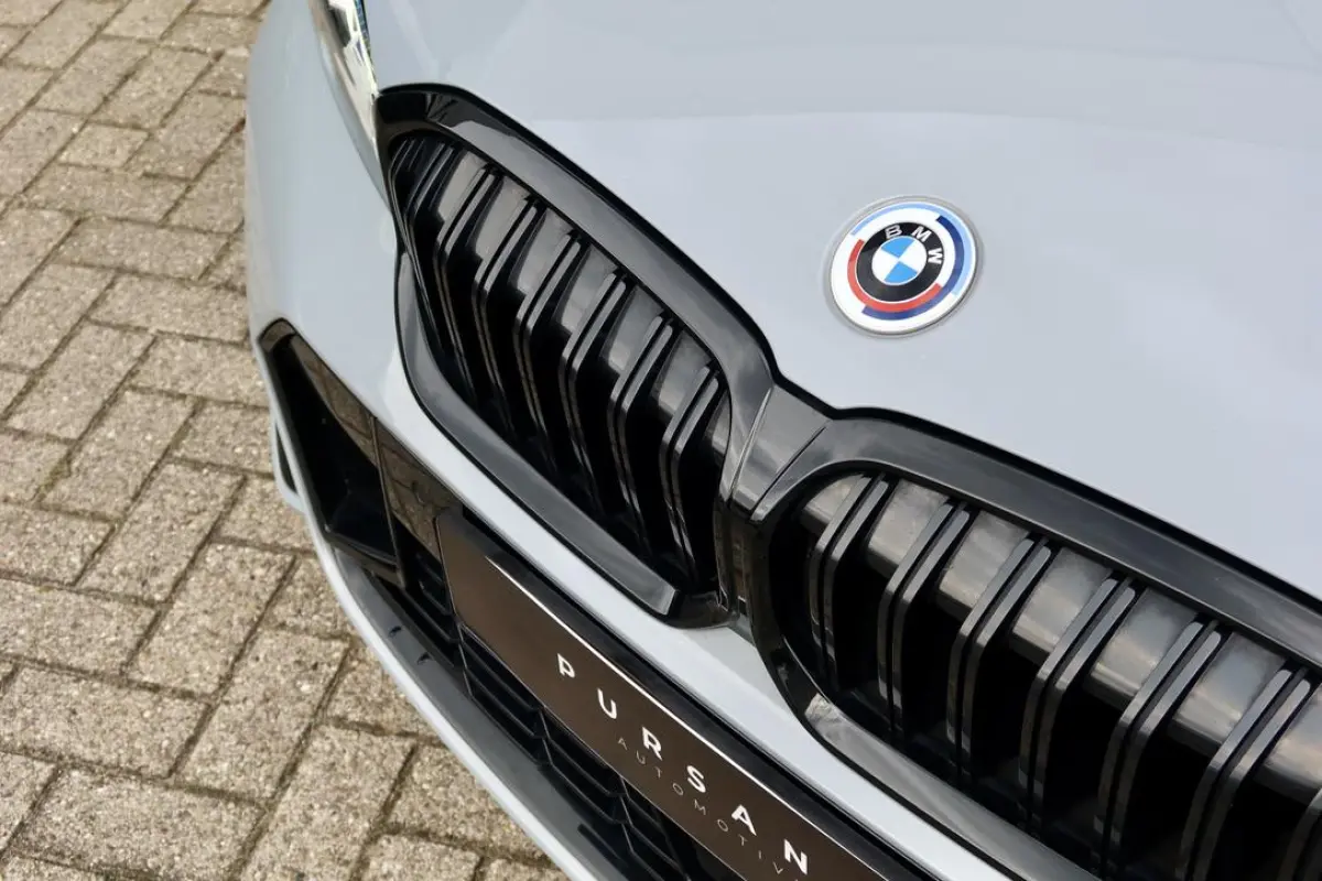 330 e xDrive | M Sport | Trekhaak | Head Up | Adapt. C | 19 inch