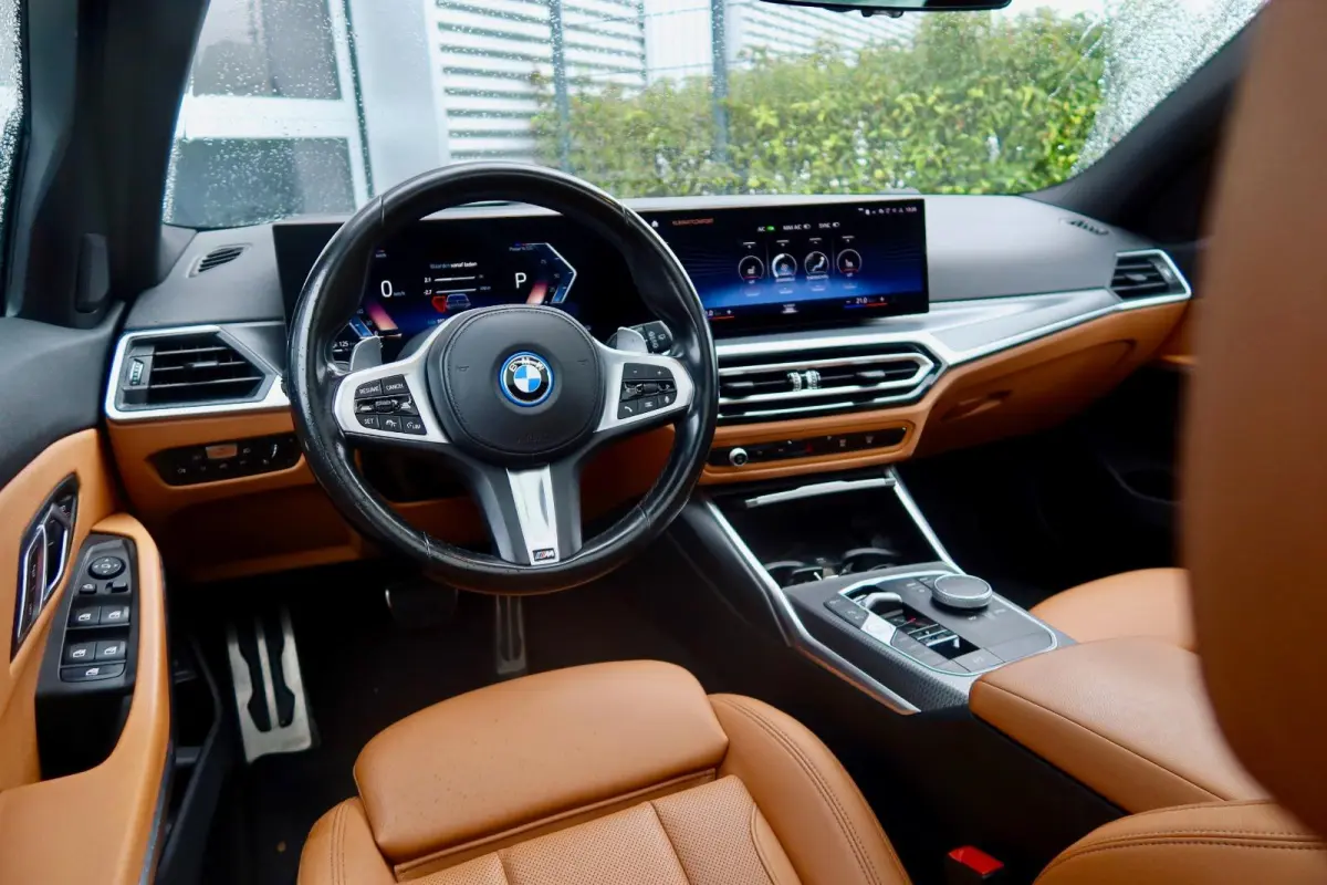 330 e xDrive | M Sport | Trekhaak | Head Up | Adapt. C | 19 inch