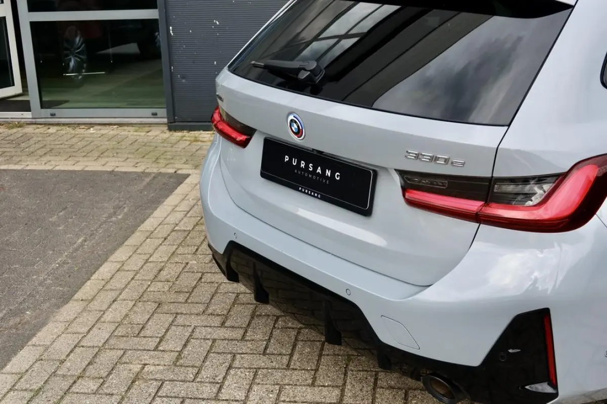330 e xDrive | M Sport | Trekhaak | Head Up | Adapt. C | 19 inch