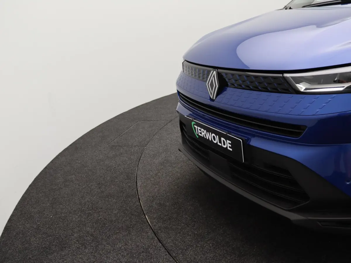 techno full hybrid E-Tech 160 | pack advanced driving assist | pack winter |