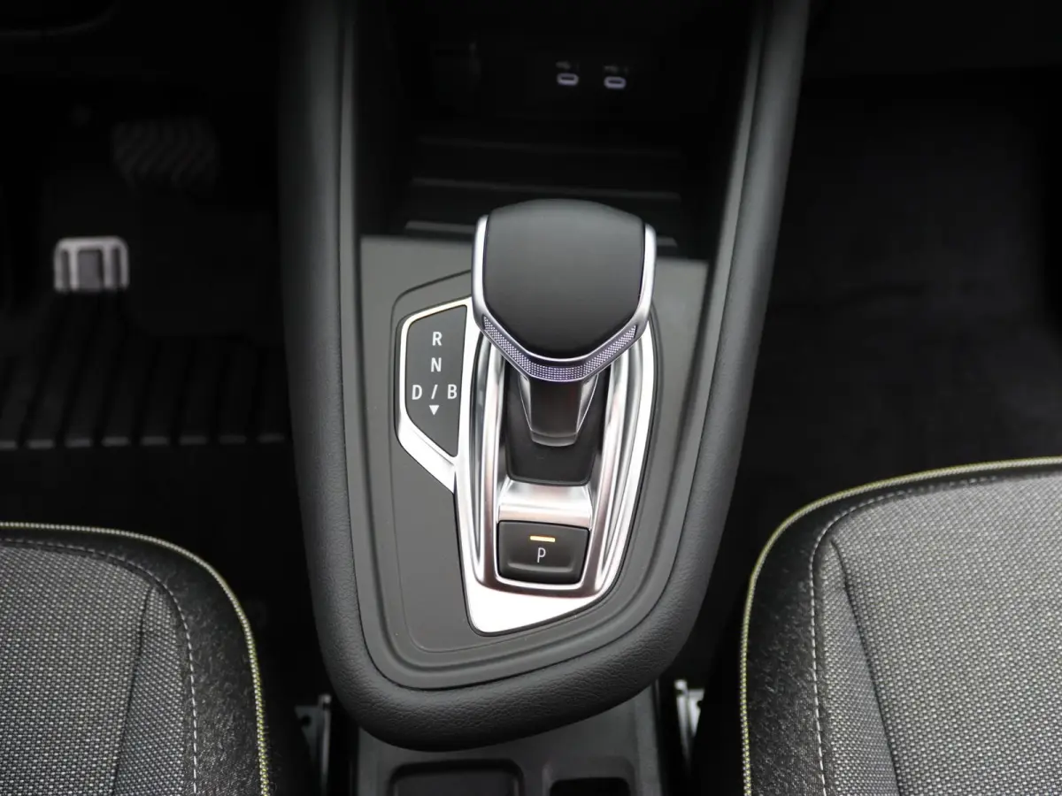 techno full hybrid E-Tech 160 | pack advanced driving assist | pack winter |