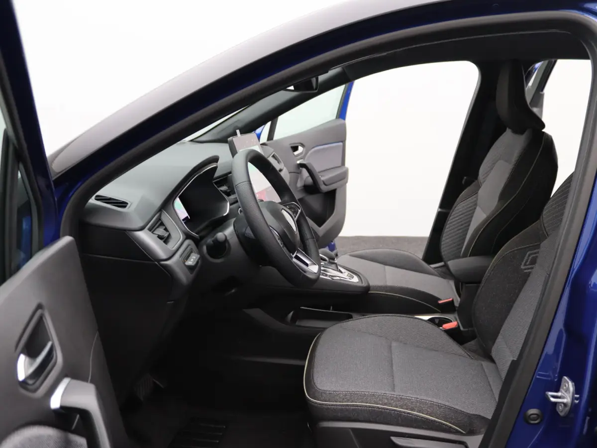 techno full hybrid E-Tech 160 | pack advanced driving assist | pack winter |