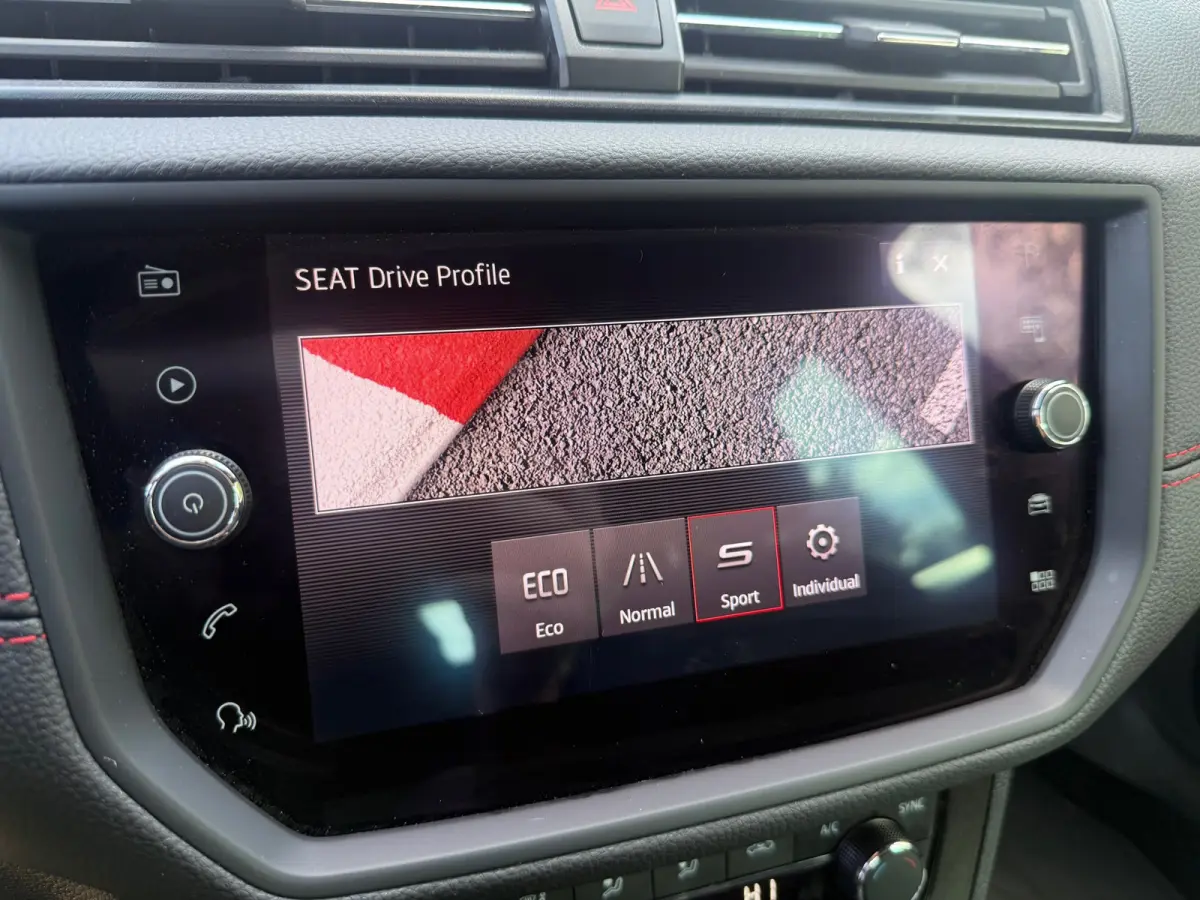 1.0 TSI FR LED I CARPLAY I CLIMA I 116PK I 6 BAK I CRUISE I PDC