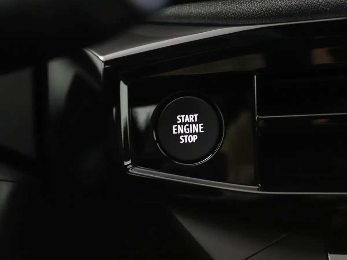 techno full hybrid E-Tech 160 pk | pack winter, safety & parking | all-season banden | verlenging connected services openR link met twee jaar |