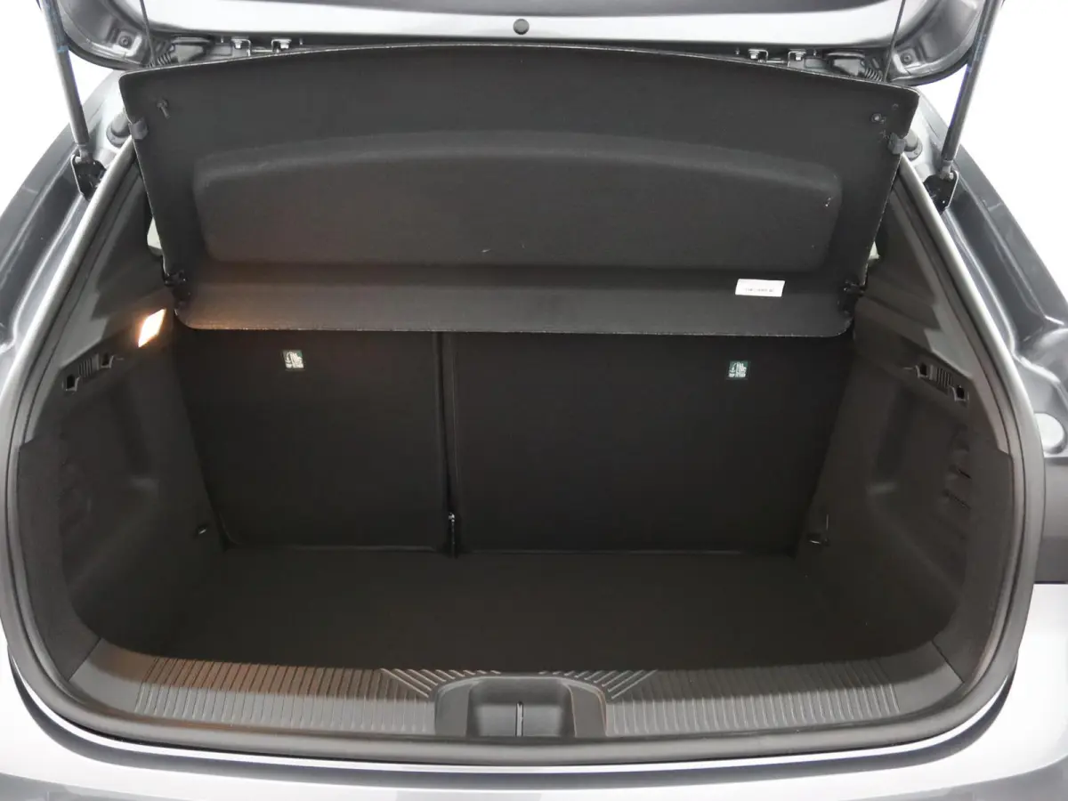 techno full hybrid E-Tech 160 pk | pack winter, safety & parking | all-season banden | verlenging connected services openR link met twee jaar |