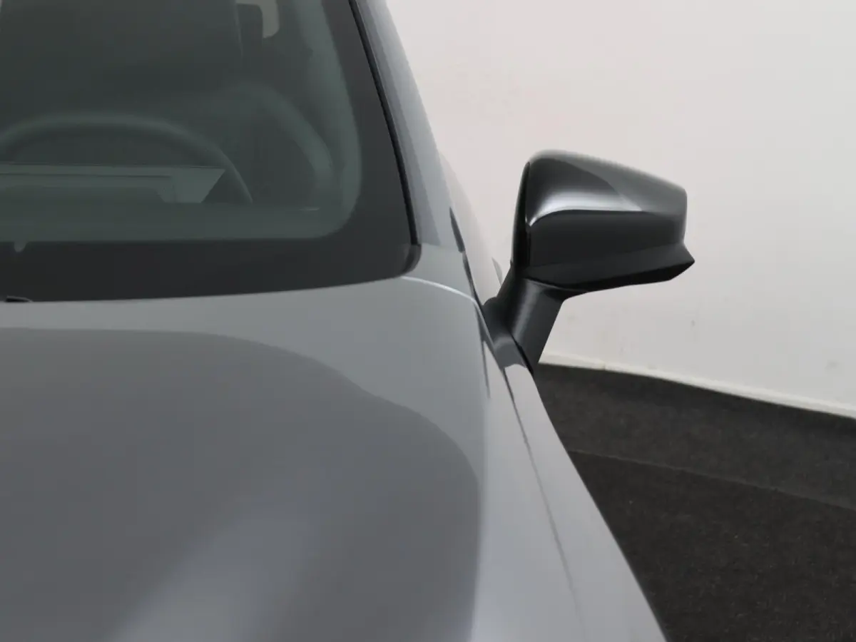 techno full hybrid E-Tech 160 pk | pack winter, safety & parking | all-season banden | verlenging connected services openR link met twee jaar |