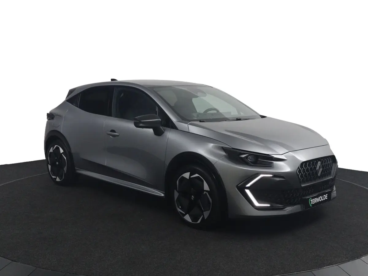 techno full hybrid E-Tech 160 pk | pack winter, safety & parking | all-season banden | verlenging connected services openR link met twee jaar |