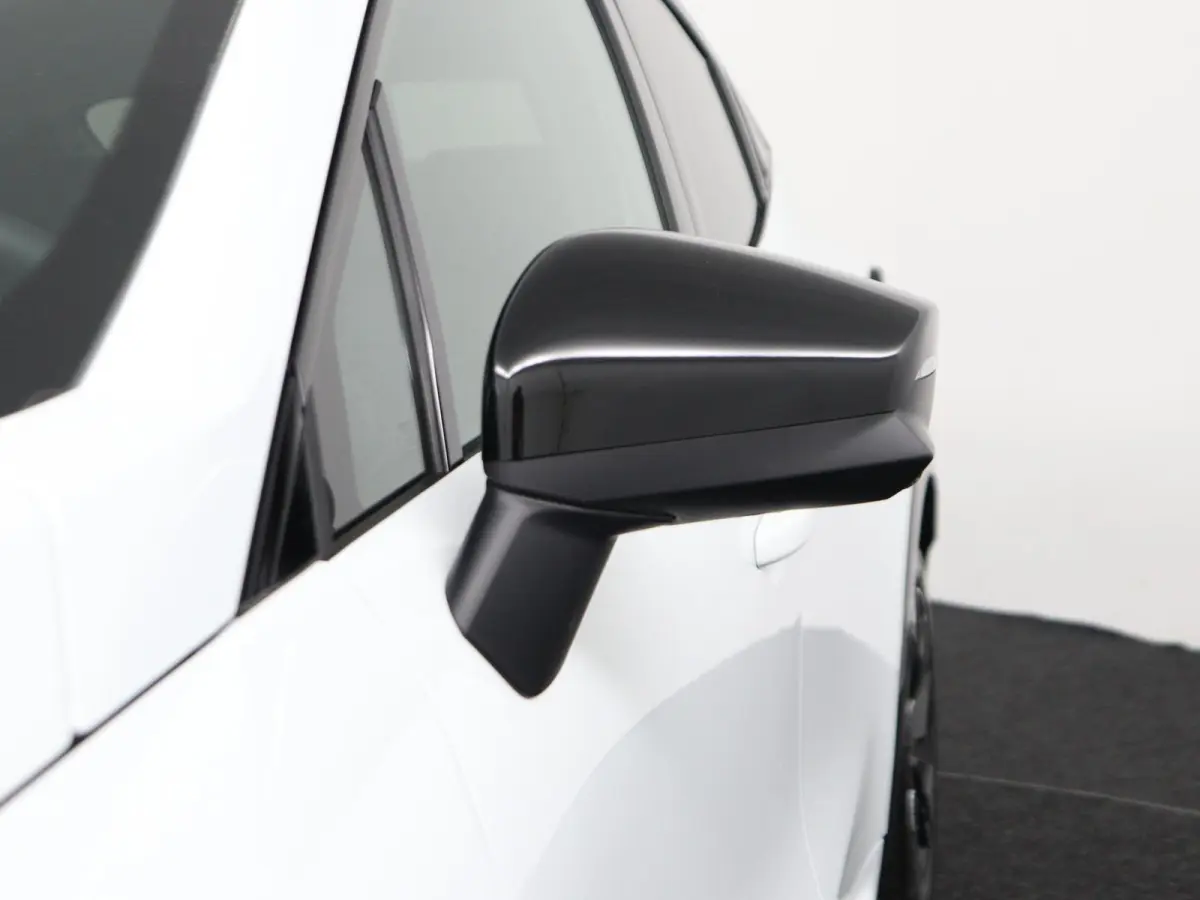 techno full hybrid E-Tech 160 pk | pack winter, safety & parking | all-season banden | verlenging connected services openR link met vijf jaar |