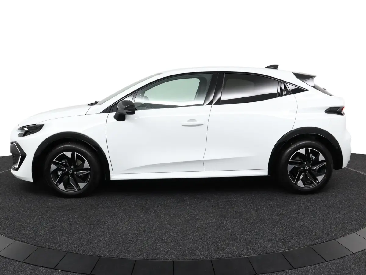 techno full hybrid E-Tech 160 pk | pack winter, safety & parking | all-season banden | verlenging connected services openR link met vijf jaar |