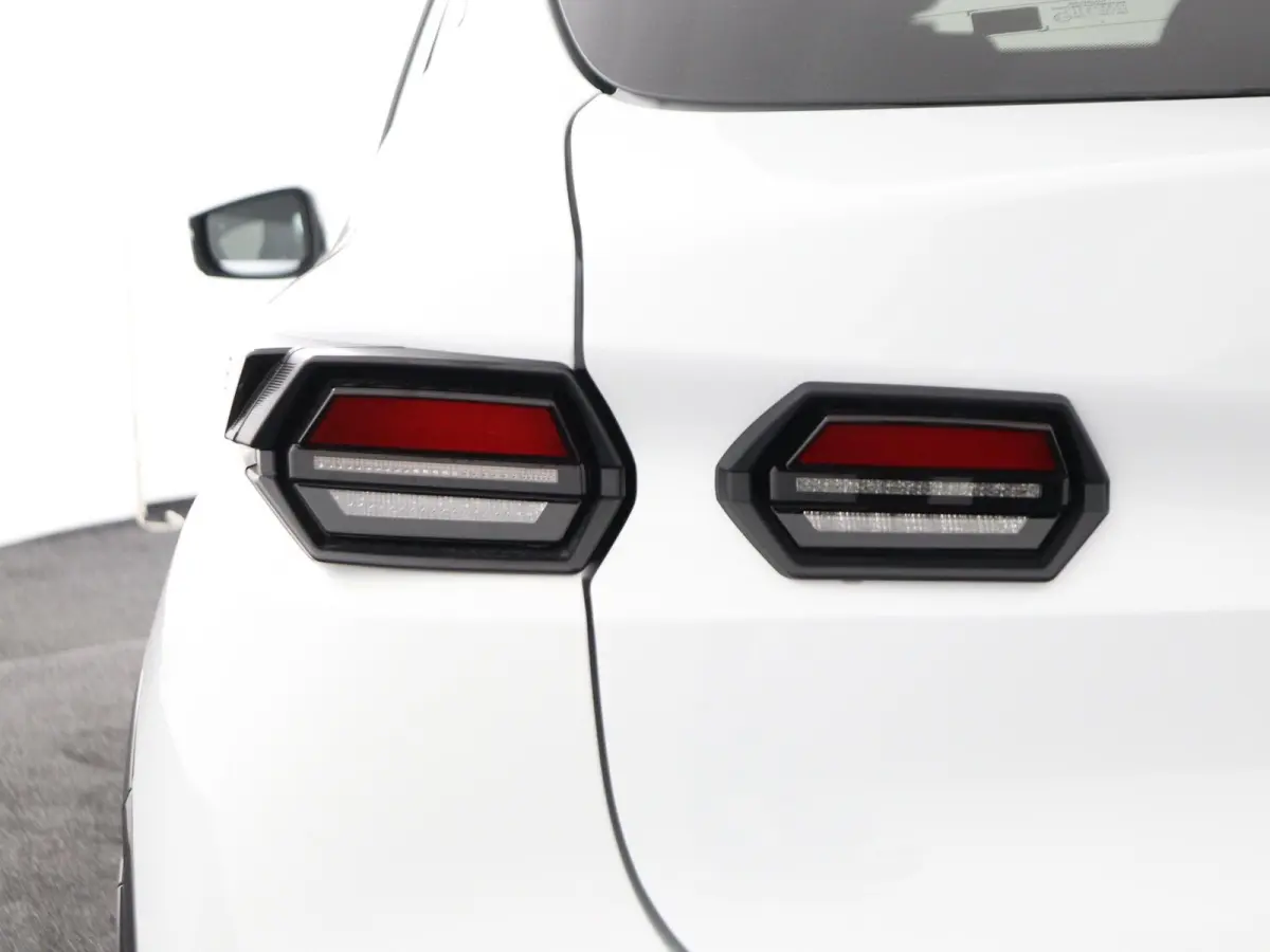 techno full hybrid E-Tech 160 pk | pack winter, safety & parking | all-season banden | verlenging connected services openR link met vijf jaar |