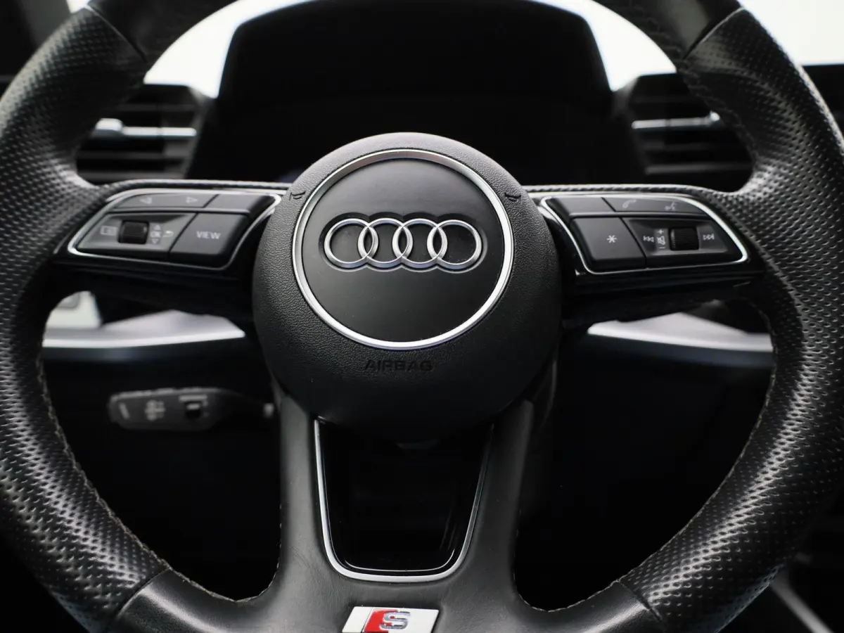 30 TFSI S edition | BANG & OLUFSEN | APPLE CARPLAY - ANDROID AUTO | CLIMATE CONTROL | ADAPTIVE CRUISE CONTROL | VIRTUAL COCKPIT | PRIVACY GLASS |