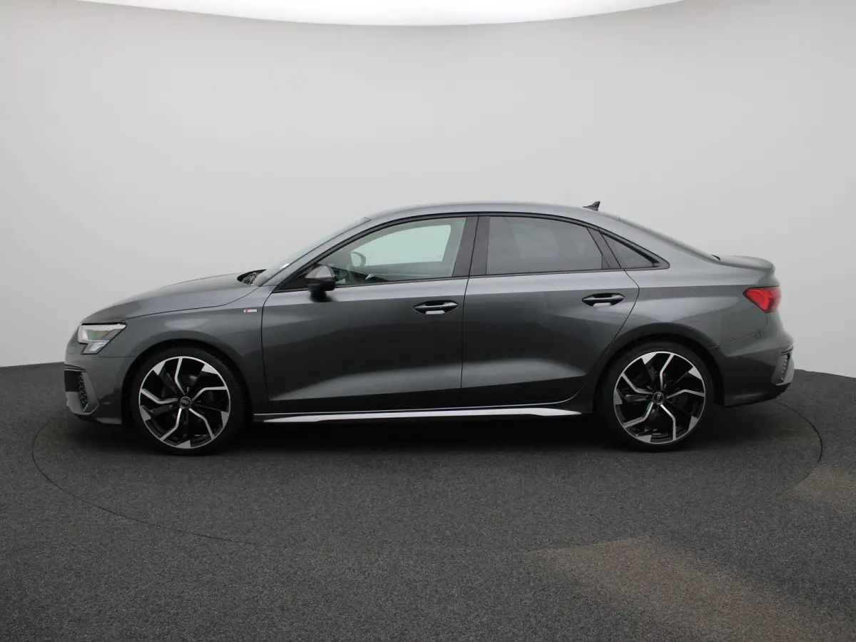 30 TFSI S edition | BANG & OLUFSEN | APPLE CARPLAY - ANDROID AUTO | CLIMATE CONTROL | ADAPTIVE CRUISE CONTROL | VIRTUAL COCKPIT | PRIVACY GLASS |