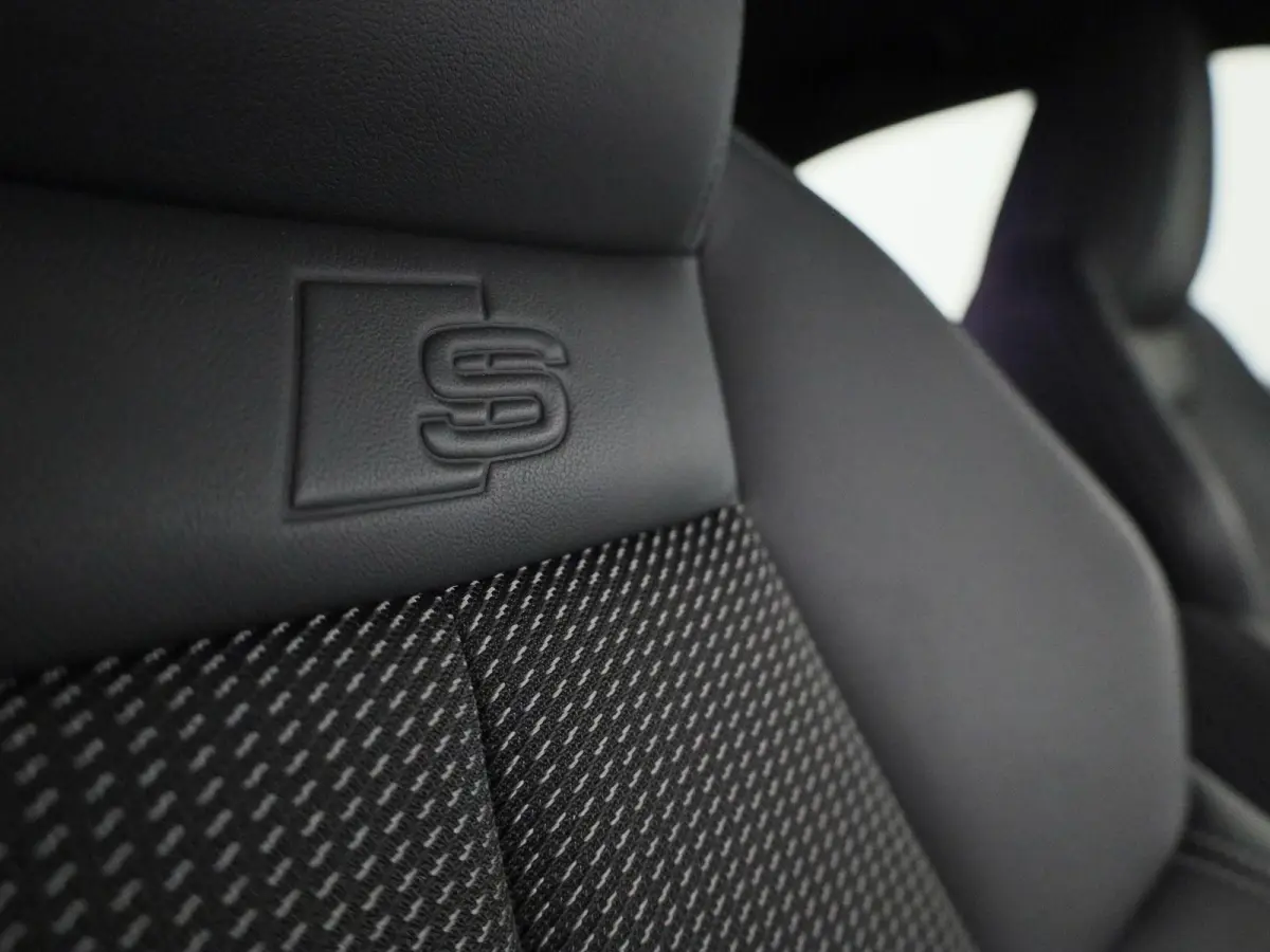 30 TFSI S edition | BANG & OLUFSEN | APPLE CARPLAY - ANDROID AUTO | CLIMATE CONTROL | ADAPTIVE CRUISE CONTROL | VIRTUAL COCKPIT | PRIVACY GLASS |