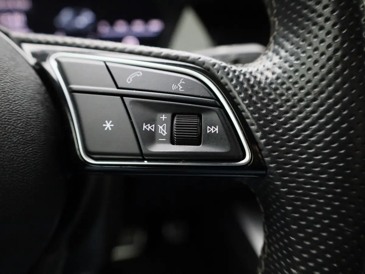 30 TFSI S edition | BANG & OLUFSEN | APPLE CARPLAY - ANDROID AUTO | CLIMATE CONTROL | ADAPTIVE CRUISE CONTROL | VIRTUAL COCKPIT | PRIVACY GLASS |