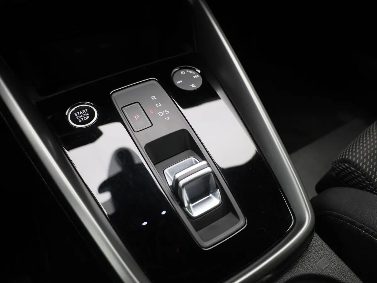 30 TFSI S edition | BANG & OLUFSEN | APPLE CARPLAY - ANDROID AUTO | CLIMATE CONTROL | ADAPTIVE CRUISE CONTROL | VIRTUAL COCKPIT | PRIVACY GLASS |