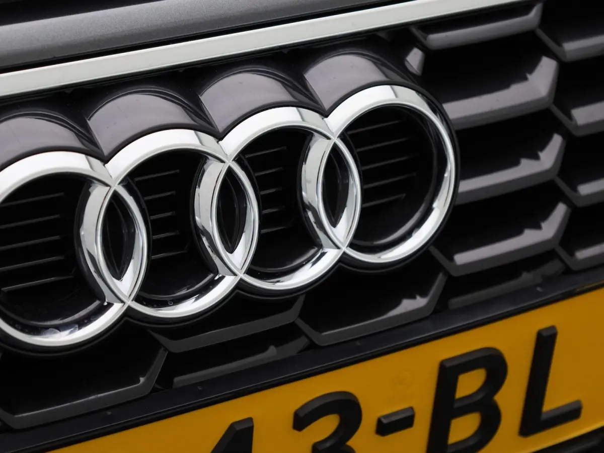 30 TFSI S edition | BANG & OLUFSEN | APPLE CARPLAY - ANDROID AUTO | CLIMATE CONTROL | ADAPTIVE CRUISE CONTROL | VIRTUAL COCKPIT | PRIVACY GLASS |