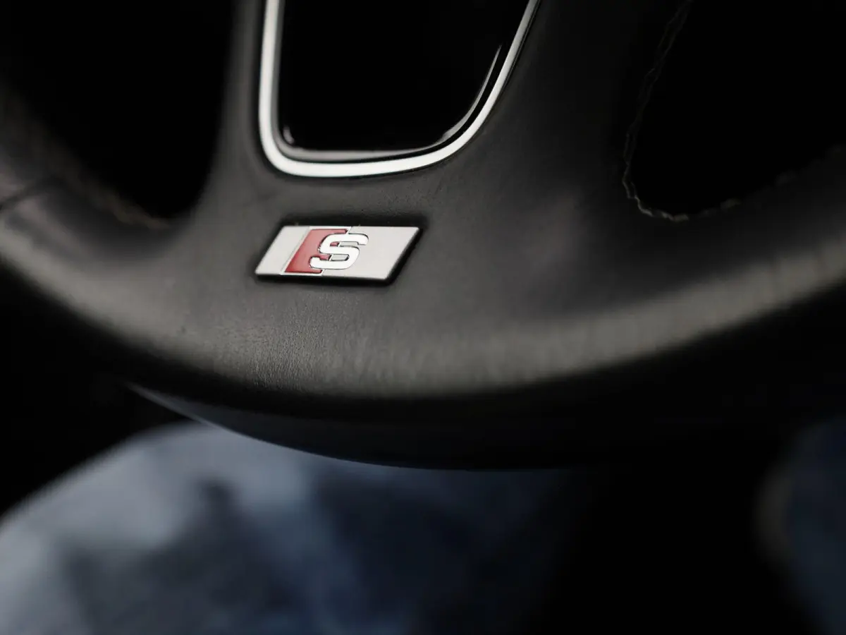30 TFSI S edition | BANG & OLUFSEN | APPLE CARPLAY - ANDROID AUTO | CLIMATE CONTROL | ADAPTIVE CRUISE CONTROL | VIRTUAL COCKPIT | PRIVACY GLASS |