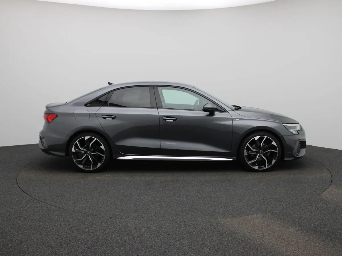 30 TFSI S edition | BANG & OLUFSEN | APPLE CARPLAY - ANDROID AUTO | CLIMATE CONTROL | ADAPTIVE CRUISE CONTROL | VIRTUAL COCKPIT | PRIVACY GLASS |