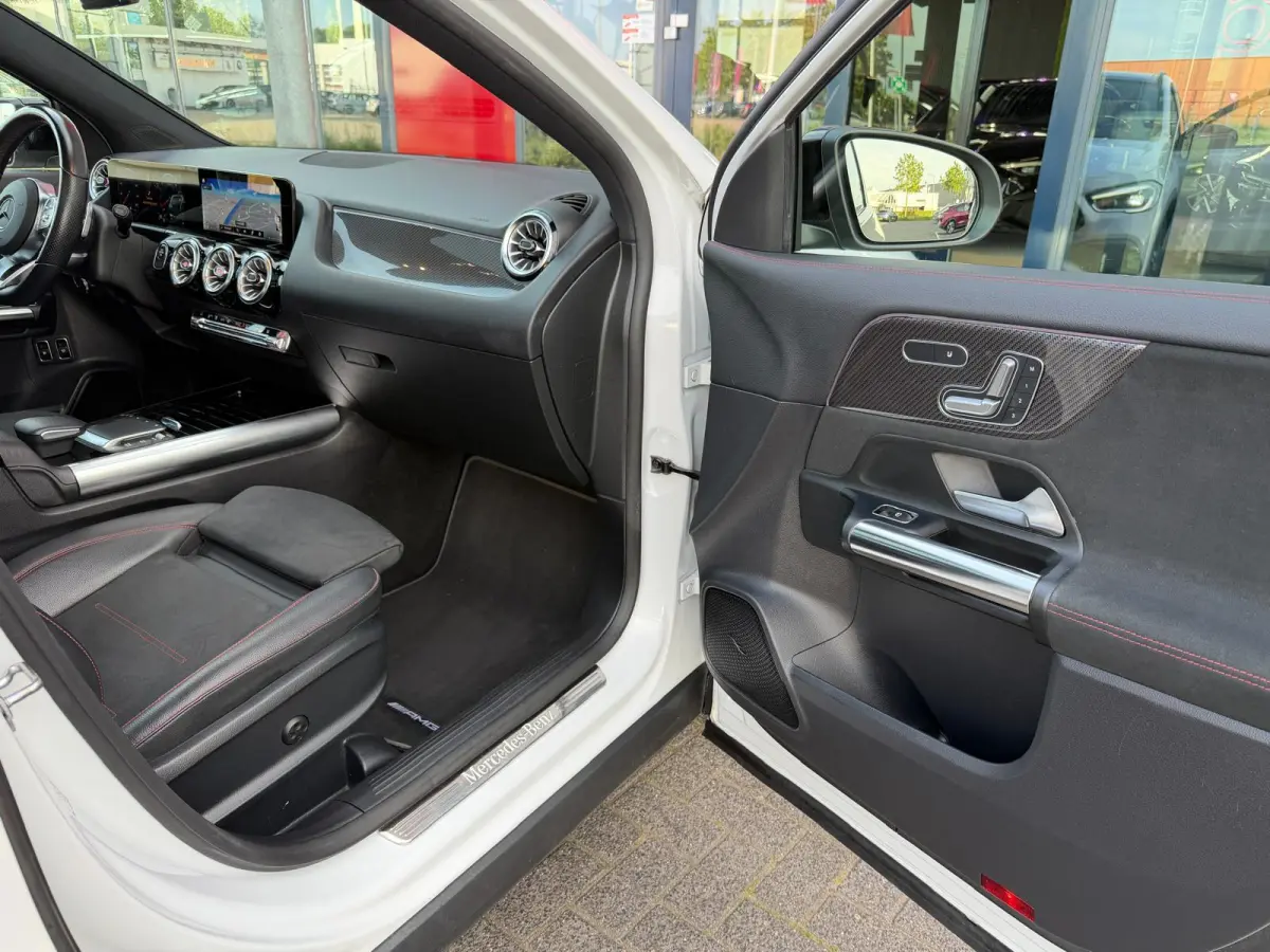 250e Business Solution AMG Limited | Panorama | Memory Seats | Sfeerverlichting | Camera | Keyless |