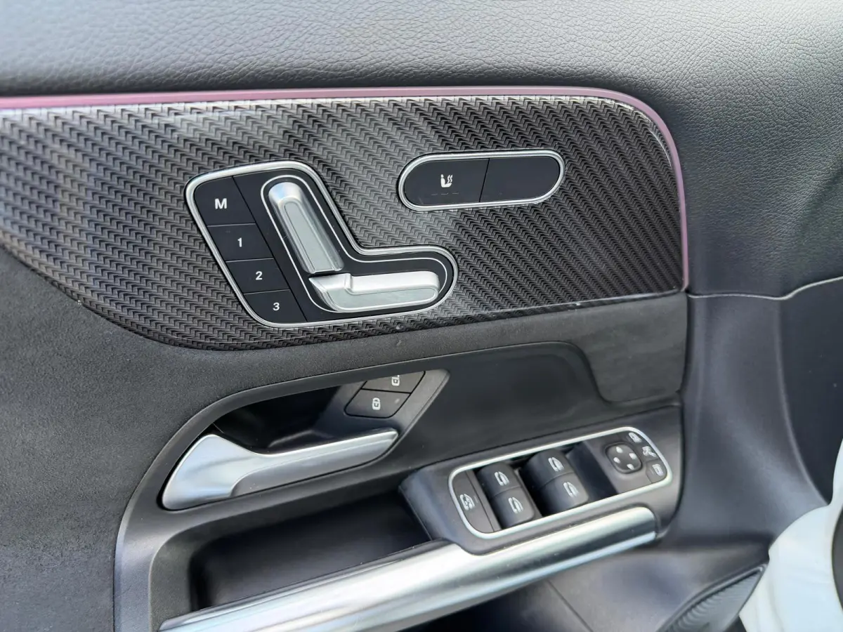 250e Business Solution AMG Limited | Panorama | Memory Seats | Sfeerverlichting | Camera | Keyless |