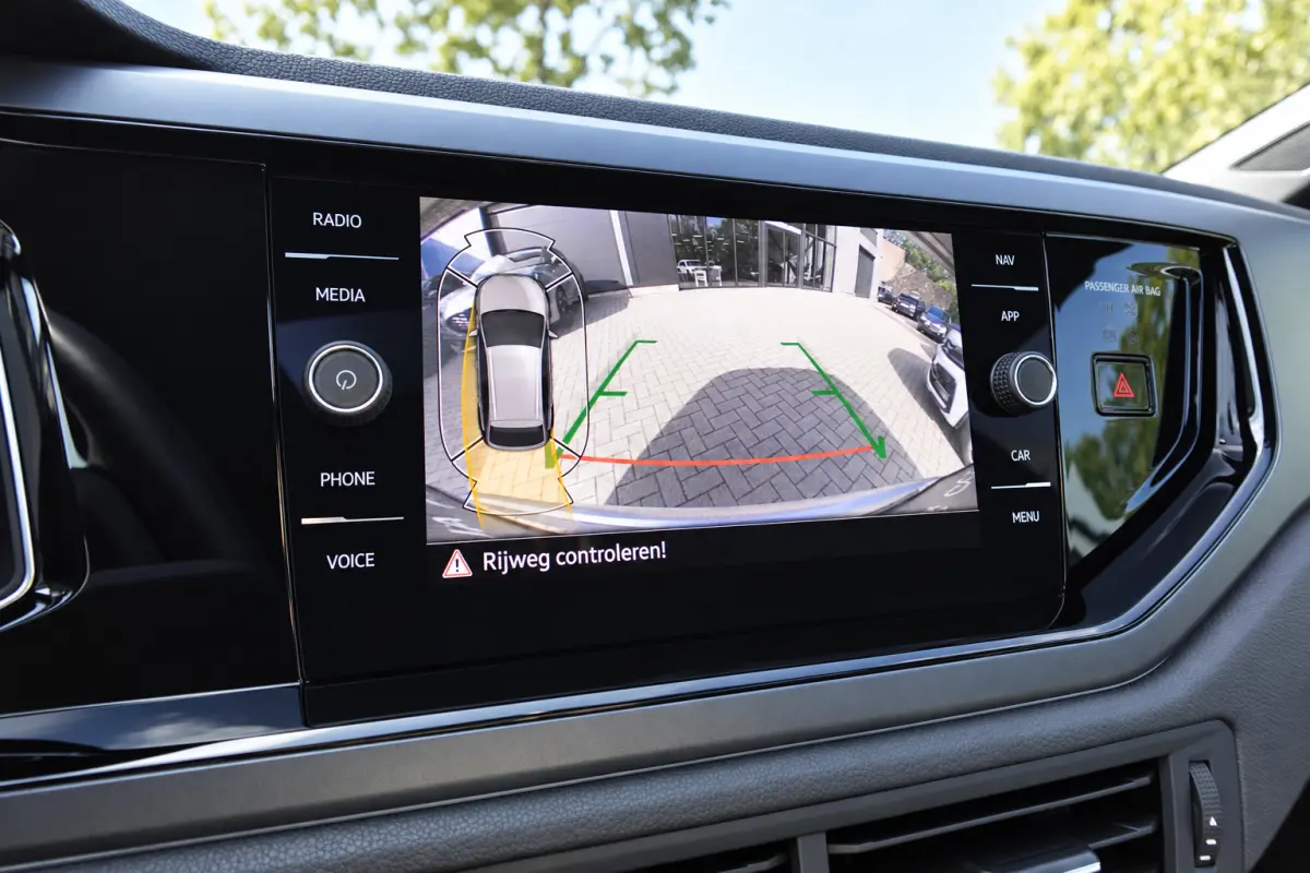 1.5 TSI R-Line KEYLESS IQ.LIGHT PANO VOL