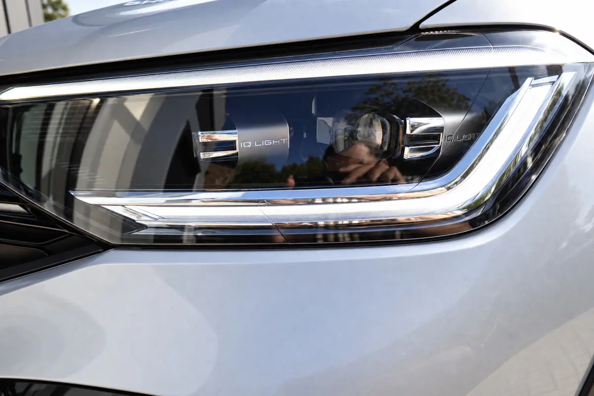 1.5 TSI R-Line KEYLESS IQ.LIGHT PANO VOL