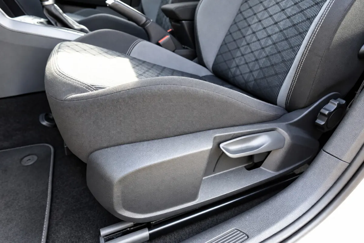 1.5 TSI R-Line KEYLESS IQ.LIGHT PANO VOL