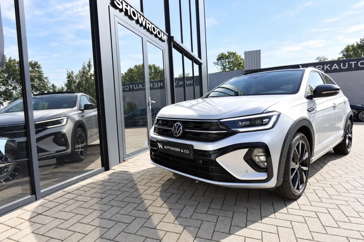 1.5 TSI R-Line KEYLESS IQ.LIGHT PANO VOL