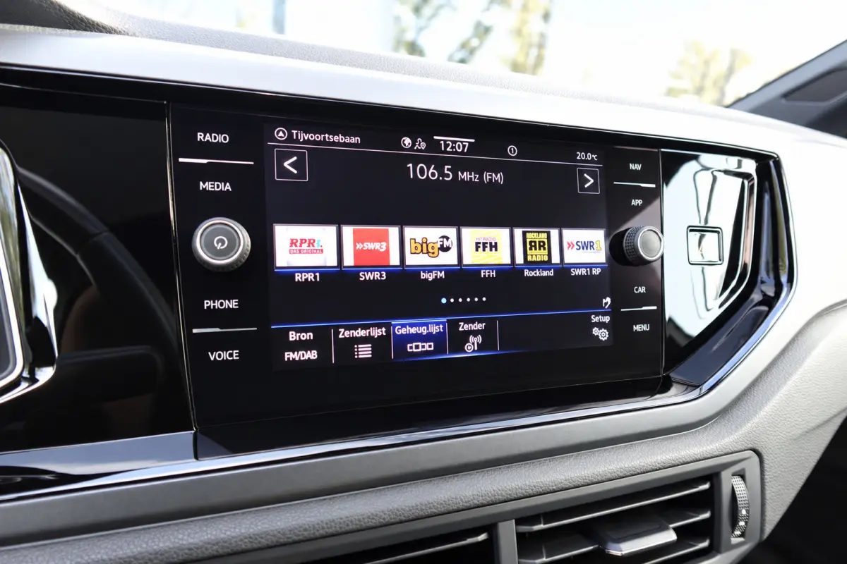 1.5 TSI R-Line KEYLESS IQ.LIGHT PANO VOL