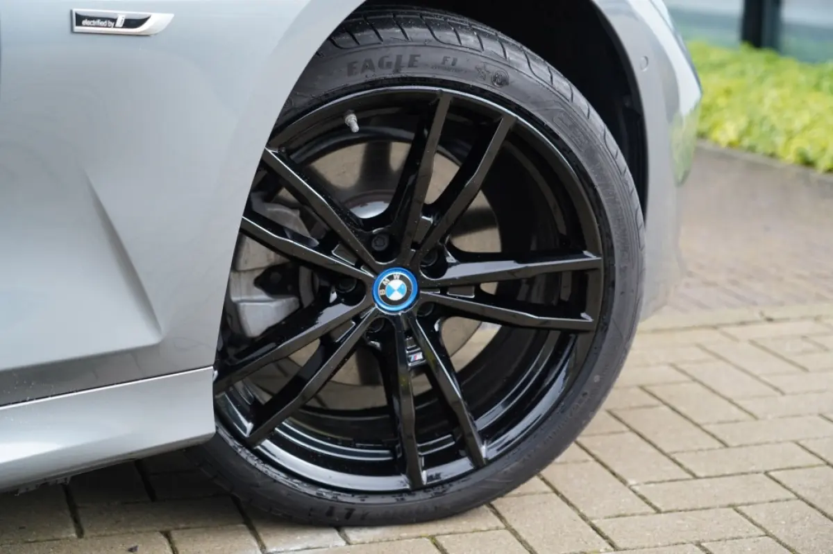 320 e M Sport