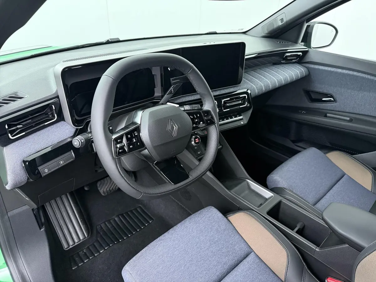 techno 150 pk comfort range | pack advanced driving assist | all weather banden |