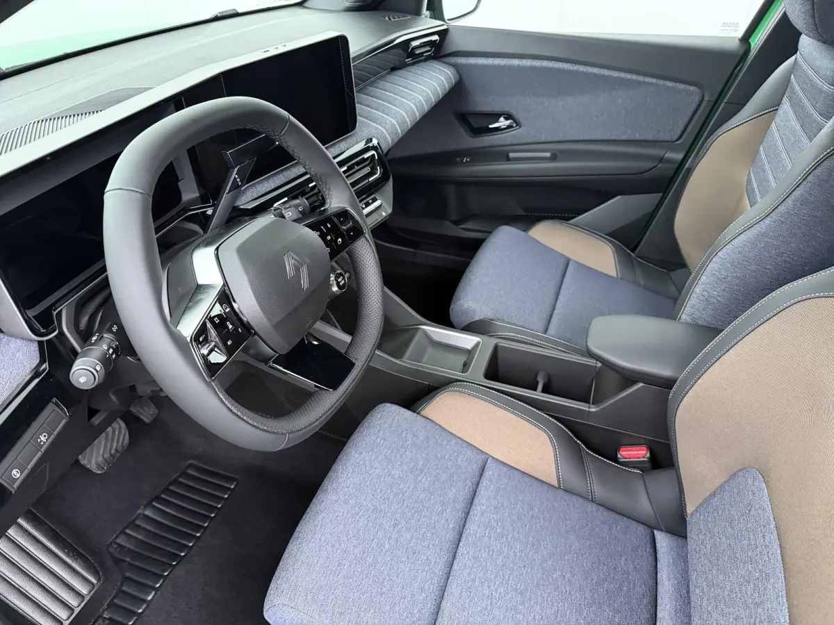 techno 150 pk comfort range | pack advanced driving assist | all weather banden |