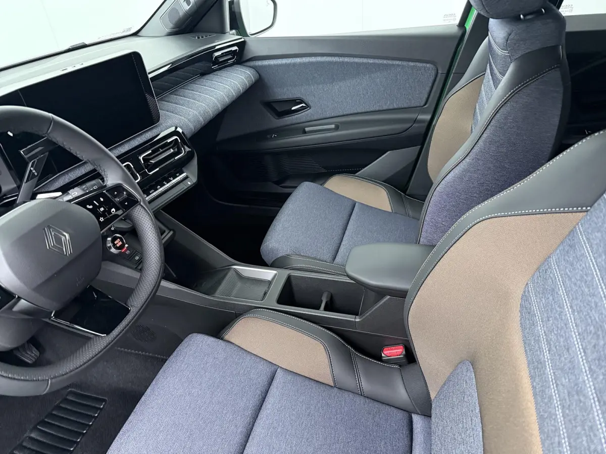 techno 150 pk comfort range | pack advanced driving assist | all weather banden |
