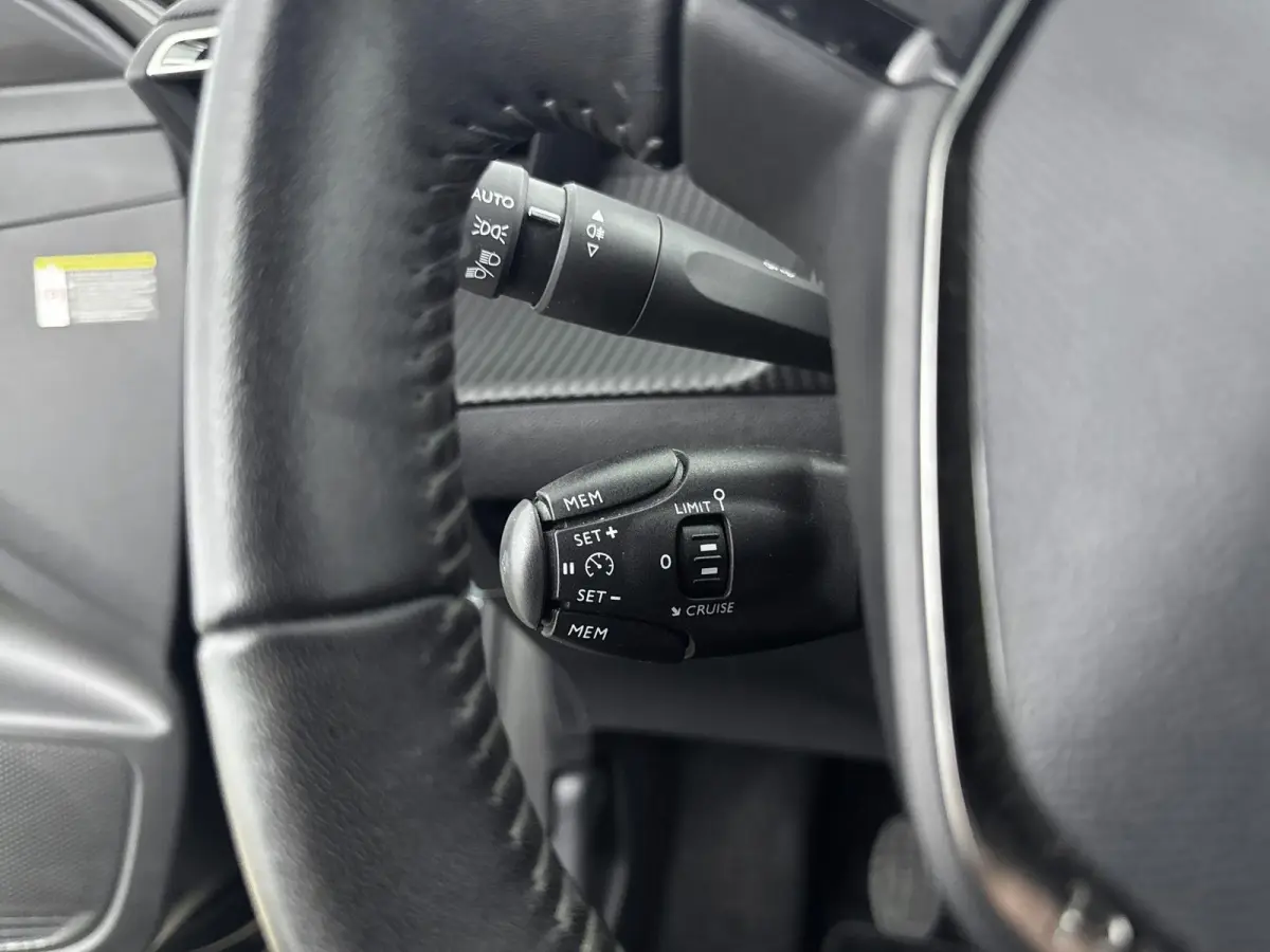 100pk Allure Pack | Camera | Carplay | Lane Assist | Navigatie