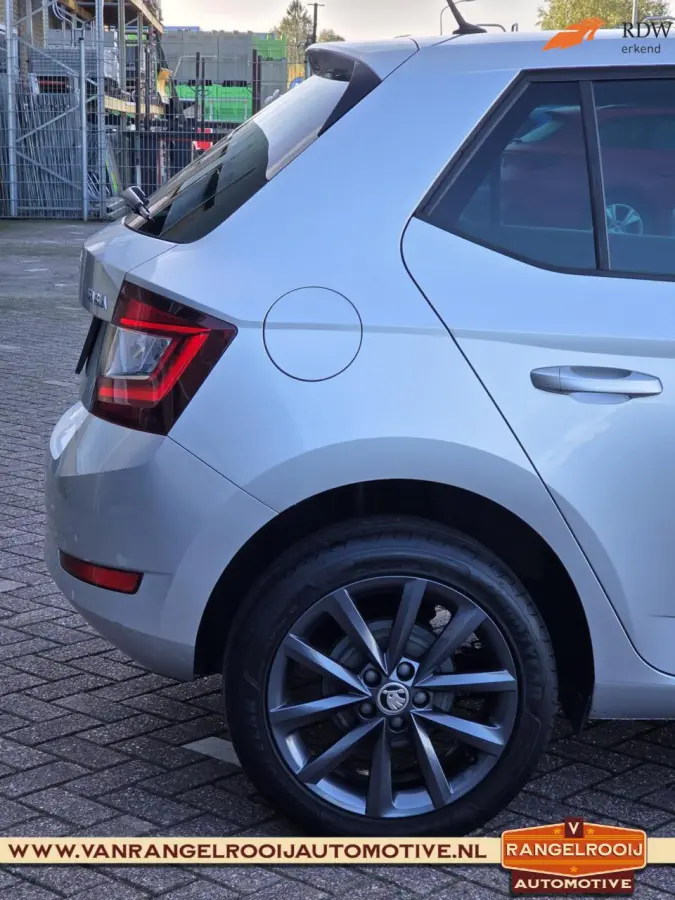 1.0 TSI Business Edition, stoelverw., clima, cruise, 16" lmv