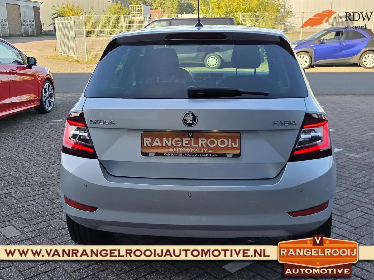 1.0 TSI Business Edition, stoelverw., clima, cruise, 16" lmv