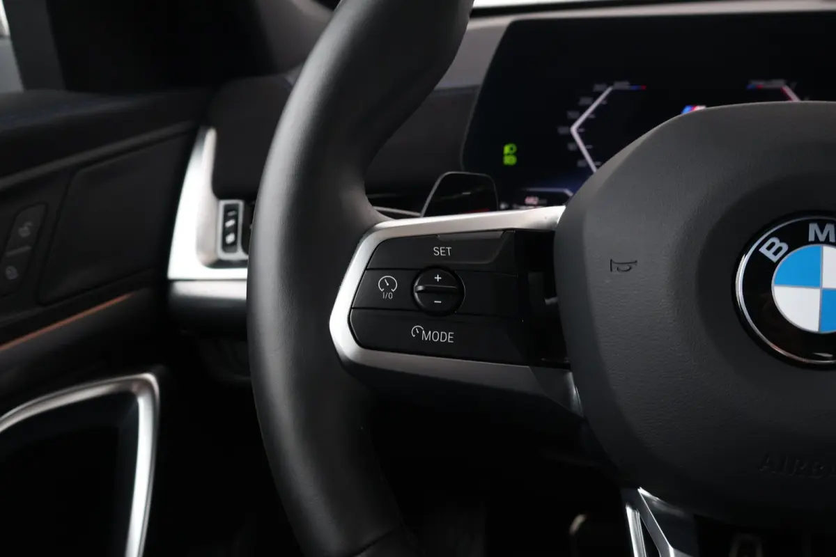 sDrive18i | M-Sport Pakket | Stoelverwarming | Comforttoegang | Achteruitrijcamera | Verwarmde Voorstoelen | Adaptieve Led | Adaptief Onderstel |