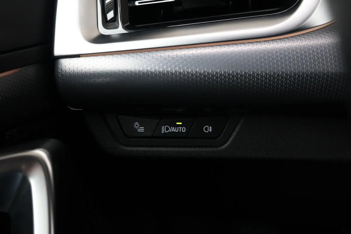 sDrive18i | M-Sport Pakket | Stoelverwarming | Comforttoegang | Achteruitrijcamera | Verwarmde Voorstoelen | Adaptieve Led | Adaptief Onderstel |