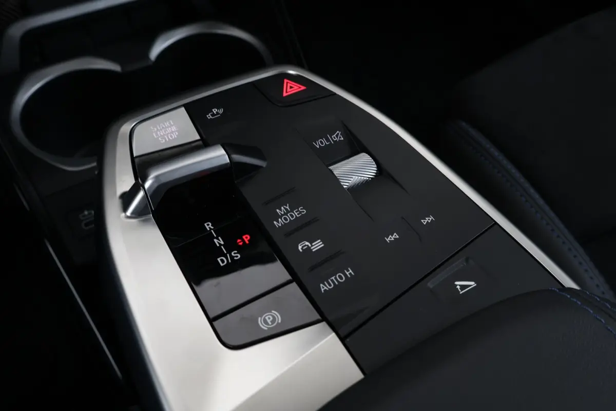 sDrive18i | M-Sport Pakket | Stoelverwarming | Comforttoegang | Achteruitrijcamera | Verwarmde Voorstoelen | Adaptieve Led | Adaptief Onderstel |