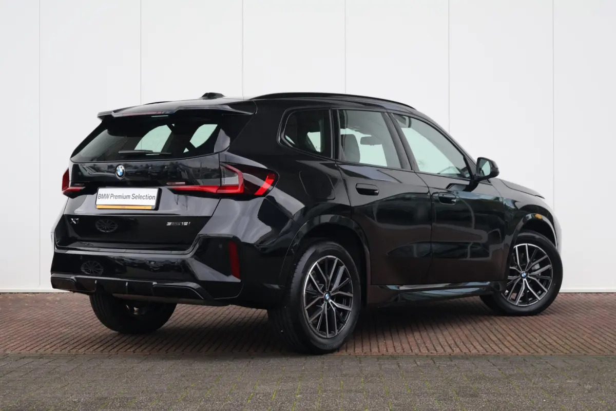 sDrive18i | M-Sport Pakket | Stoelverwarming | Comforttoegang | Achteruitrijcamera | Verwarmde Voorstoelen | Adaptieve Led | Adaptief Onderstel |