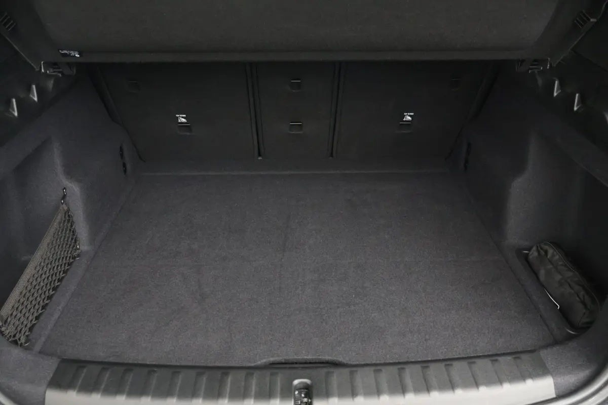 sDrive18i | M-Sport Pakket | Stoelverwarming | Comforttoegang | Achteruitrijcamera | Verwarmde Voorstoelen | Adaptieve Led | Adaptief Onderstel |