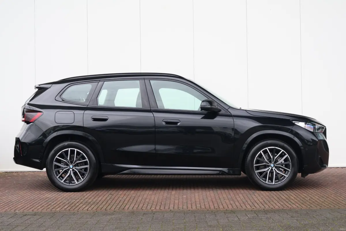 sDrive18i | M-Sport Pakket | Stoelverwarming | Comforttoegang | Achteruitrijcamera | Verwarmde Voorstoelen | Adaptieve Led | Adaptief Onderstel |