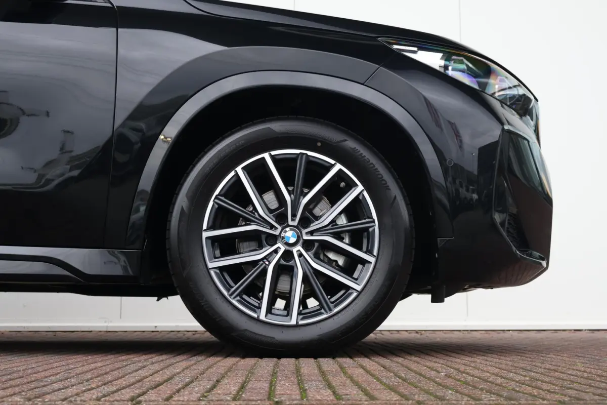 sDrive18i | M-Sport Pakket | Stoelverwarming | Comforttoegang | Achteruitrijcamera | Verwarmde Voorstoelen | Adaptieve Led | Adaptief Onderstel |