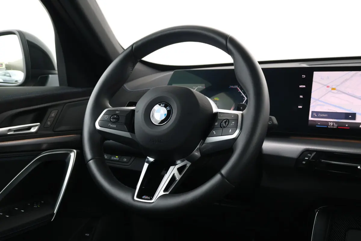 sDrive18i | M-Sport Pakket | Stoelverwarming | Comforttoegang | Achteruitrijcamera | Verwarmde Voorstoelen | Adaptieve Led | Adaptief Onderstel |