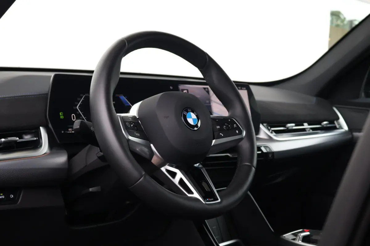 sDrive18i | M-Sport Pakket | Stoelverwarming | Comforttoegang | Achteruitrijcamera | Verwarmde Voorstoelen | Adaptieve Led | Adaptief Onderstel |