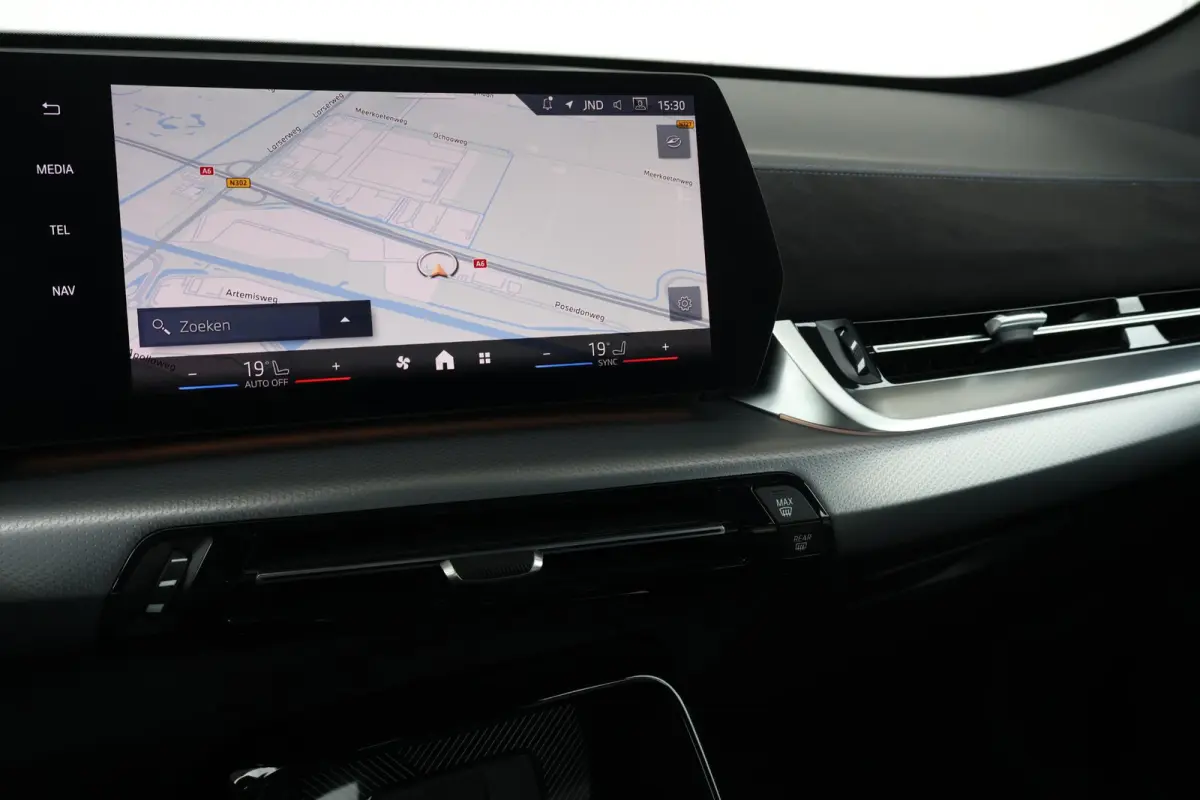 sDrive18i | M-Sport Pakket | Stoelverwarming | Comforttoegang | Achteruitrijcamera | Verwarmde Voorstoelen | Adaptieve Led | Adaptief Onderstel |