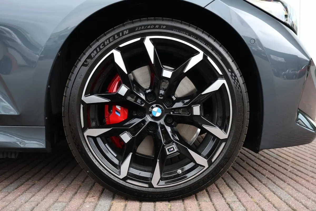 330e | Sport Pakket pro | Panorama Dak | Trekhaak | Driving Assistant Professional | Parking Assistant Plus | Invidual Thunder metallic | Hifi |