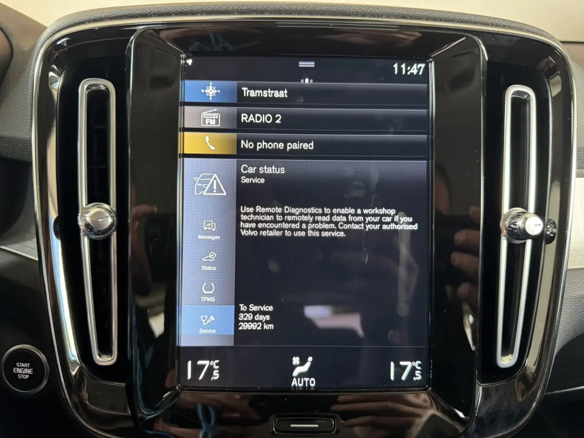 1.5 T3 Momentum Automaat Navi Camera Clima Carplay Adapt.cruiseTrekhaak ALl-Seasonbanden