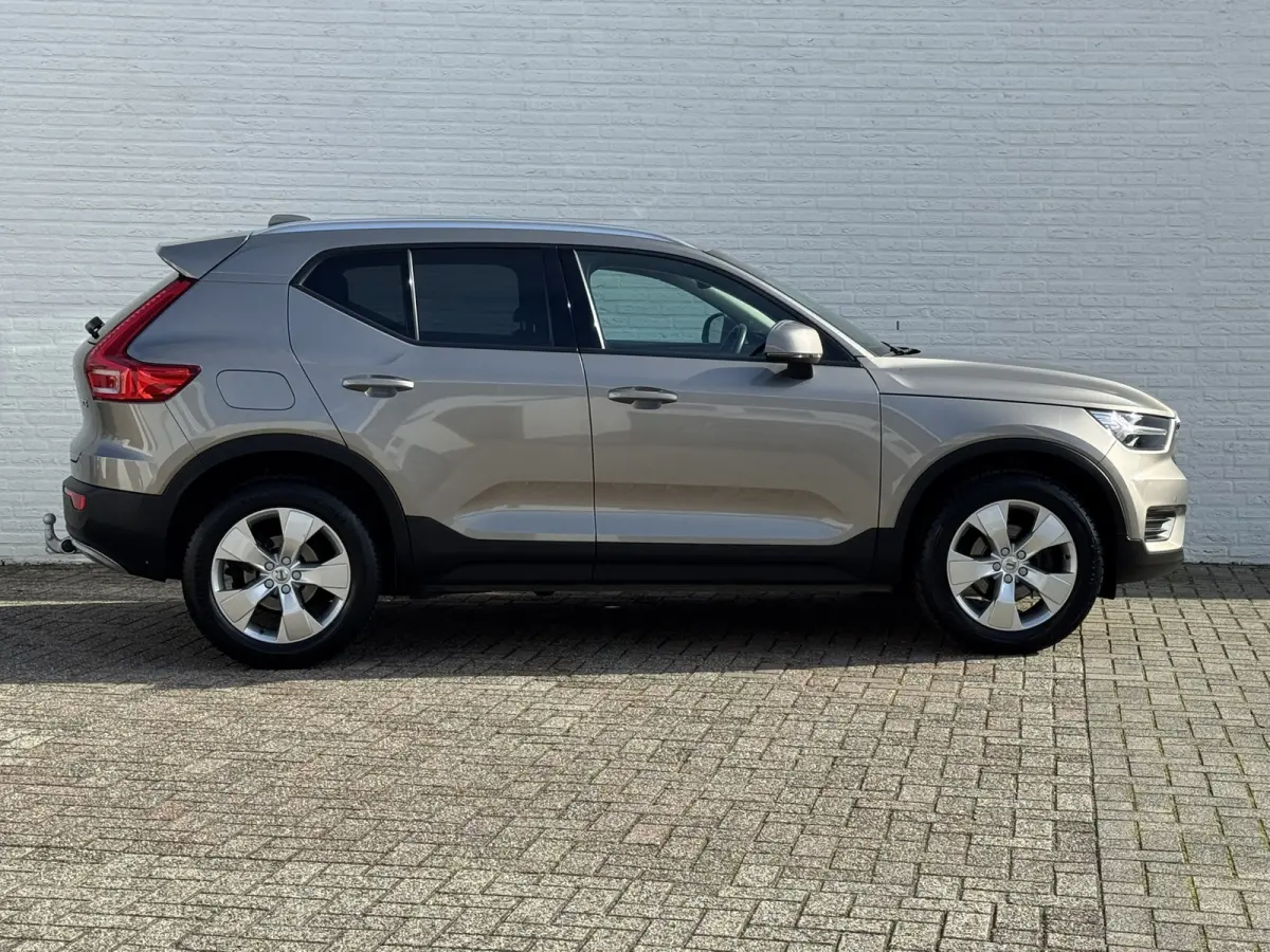 1.5 T3 Momentum Automaat Navi Camera Clima Carplay Adapt.cruiseTrekhaak ALl-Seasonbanden